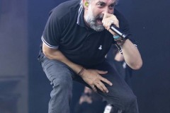 Mass-Hysteria-1